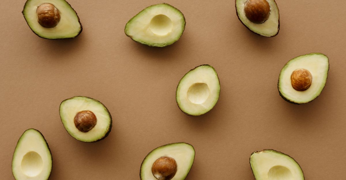 Come evitare che l'avocado tagliato annerisca: i metodi che funzionano davvero
