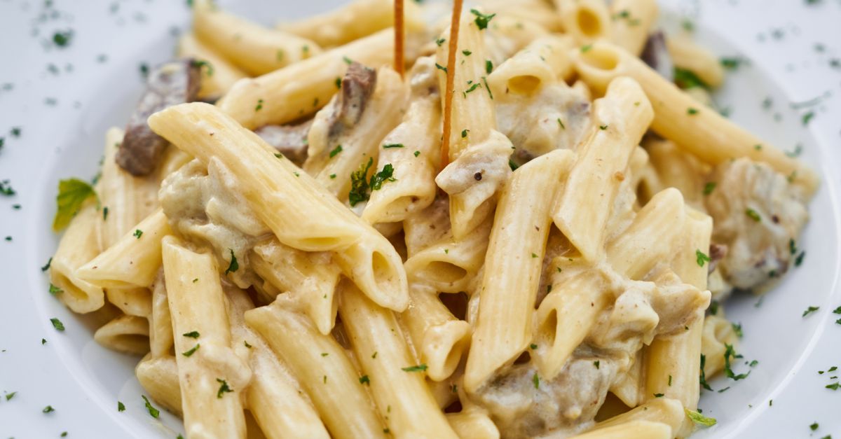 Mantecare la pasta senza scuocerla: tempi, tecnica e acqua di cottura